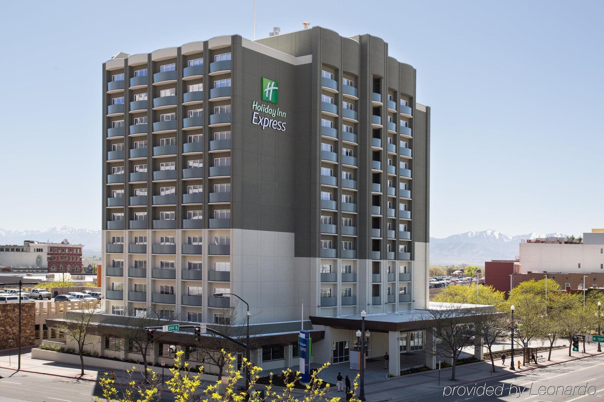 Holiday Inn Express & Suites Johnstown, An Ihg Hotel Экстерьер фото