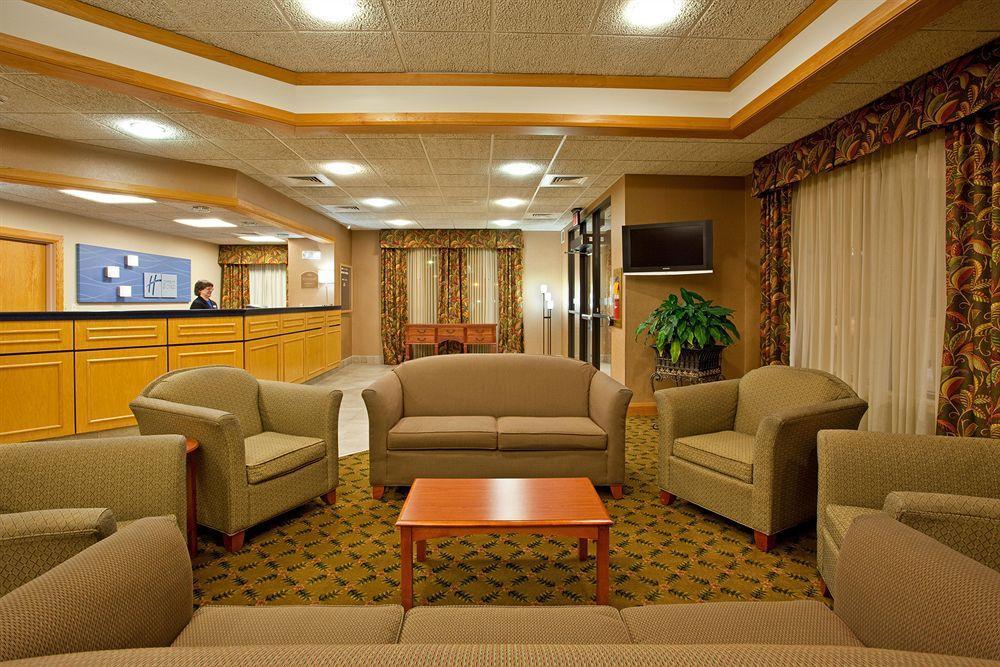 Holiday Inn Express & Suites Johnstown By Ihg Экстерьер фото