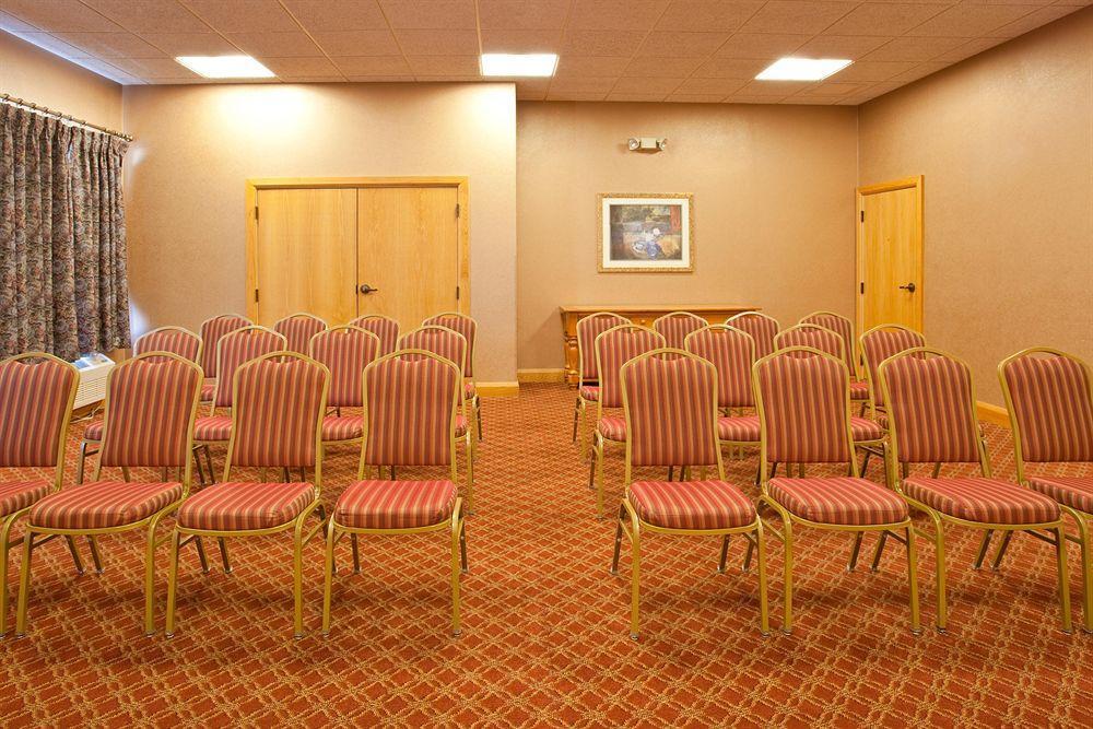 Holiday Inn Express & Suites Johnstown By Ihg Экстерьер фото