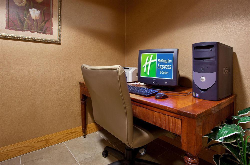 Holiday Inn Express & Suites Johnstown By Ihg Экстерьер фото
