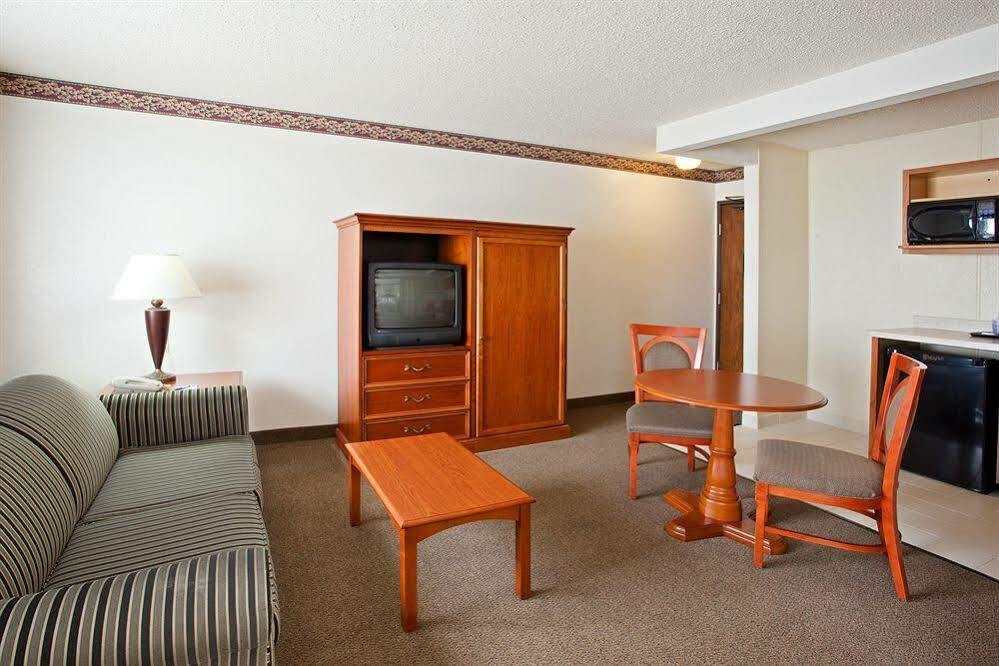 Holiday Inn Express & Suites Johnstown By Ihg Экстерьер фото