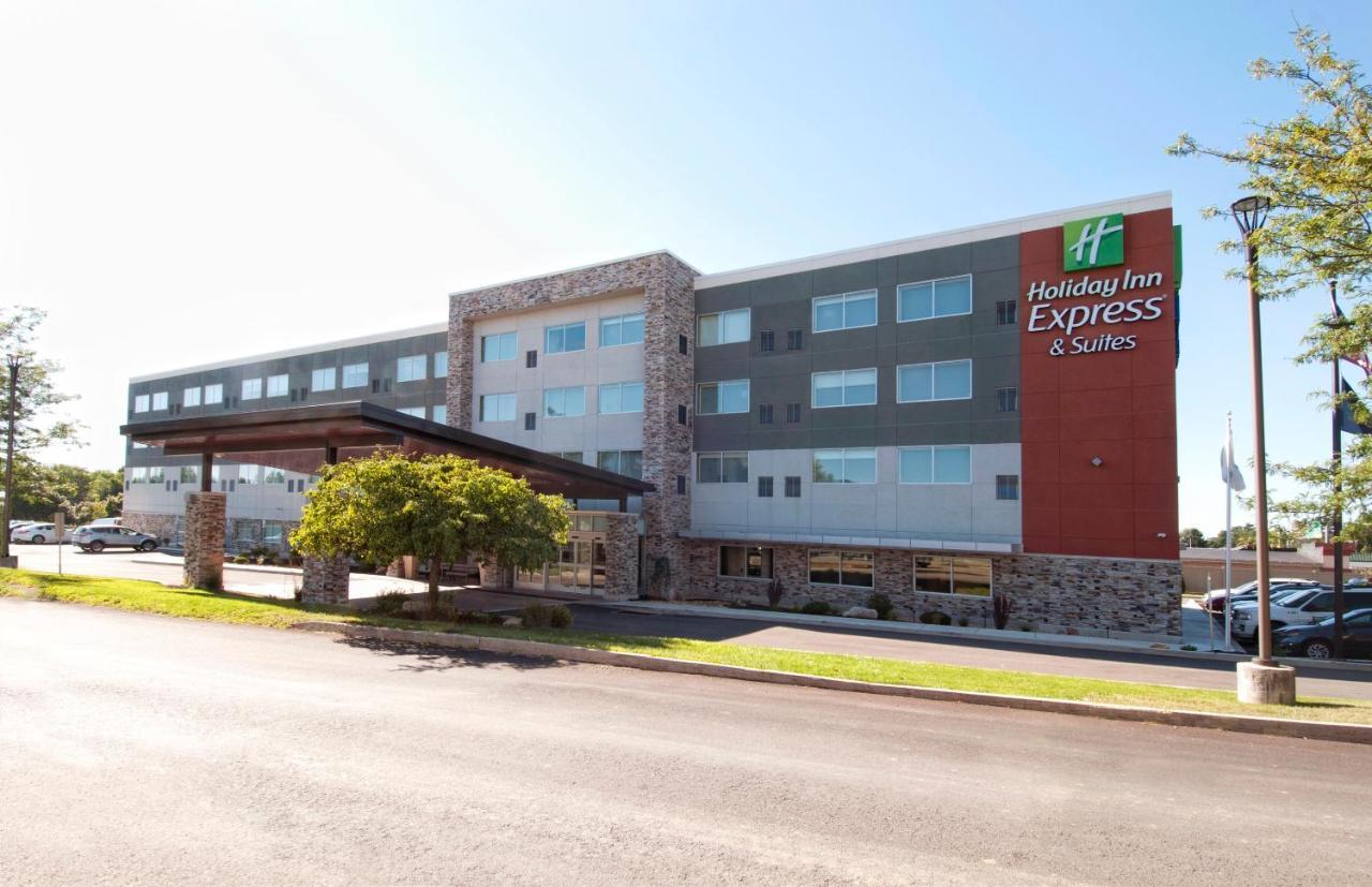 Holiday Inn Express & Suites Johnstown By Ihg Экстерьер фото